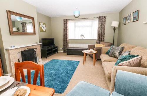 Weymouth House | Sunny Haven