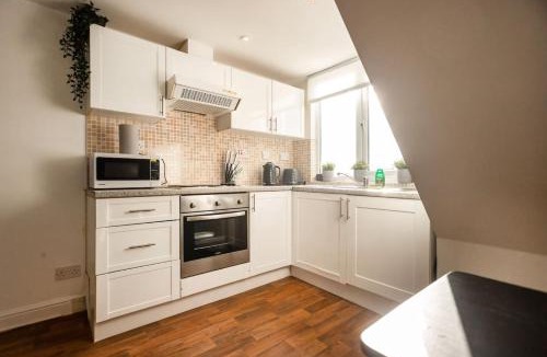 Easton Apartment | Sunny Side Flat 5 Contractors Long Stays