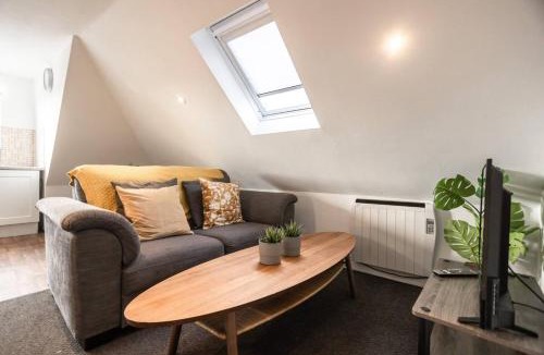 Easton Apartment | Sunny Side Flat 5 Contractors Long Stays