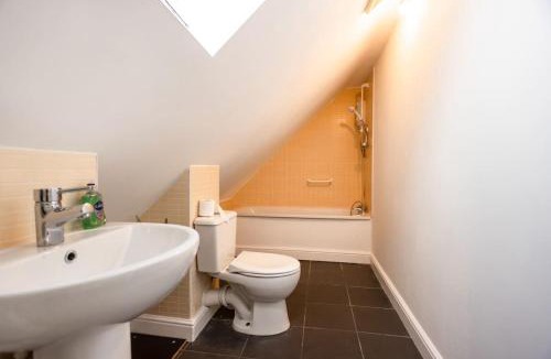 Easton Apartment | Sunny Side Flat 5 Contractors Long Stays