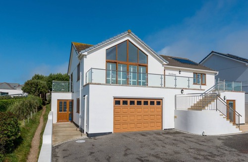Mawgan Porth House | Sunspray - Four Bedroom House, Sleeps 8
