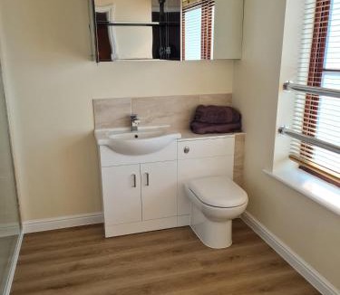 Sherborne St. John Apartment | Super king bed room A