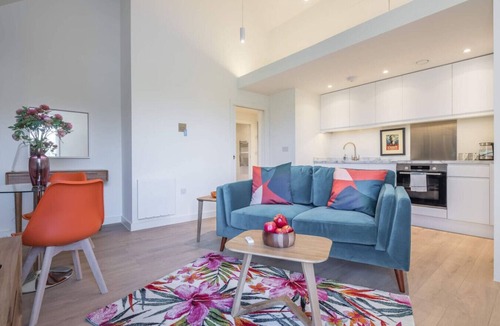 Cambridge City Centre Apartment | Superb Central Apt - With Parking!