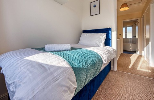 Derby House | Superb Contractor House