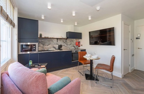 Preston Apartment | Superior Studio plus separate bedroom (2bed,2bath)