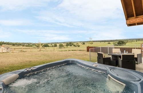 Wedmore Cottage | Swan Lodge Castle Farm