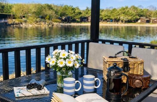 Tewitfield Apartment | Swanmere lodge, Lakeside view Pinelake Carnforth