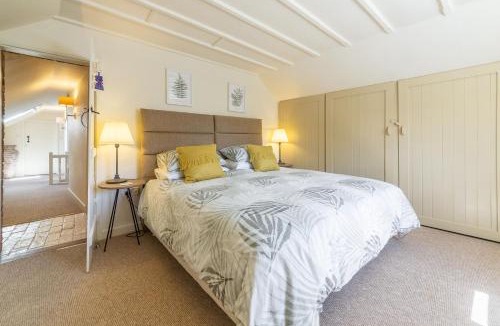 Dersingham House | Swift Cottage