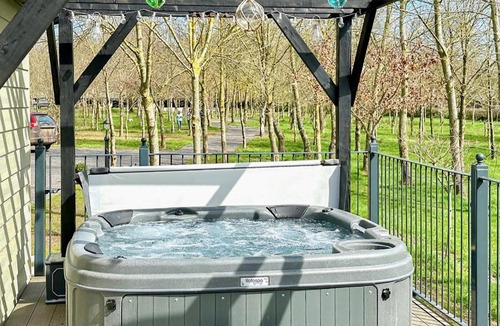 Tiverton House | Talltrees - Uk42842