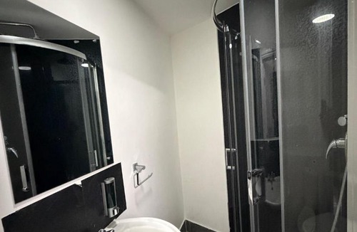 Barking Hotel | TBH Hotel