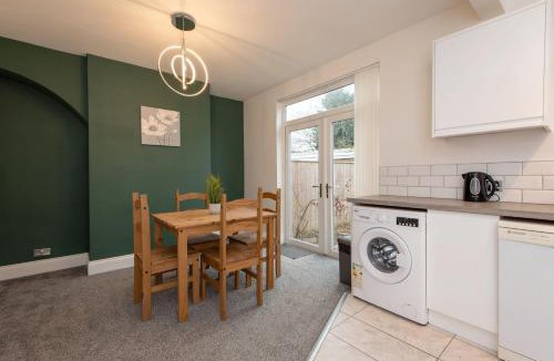 Darlington House | Teal Road