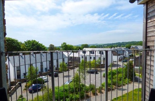 Charlestown Apartment | Tehidy: Modern Apartment with Balcony and WiFi