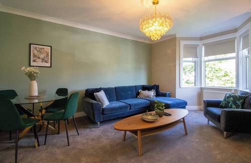 Dumbarton House | The Lennox Residence| 2BR | Wi-Fi | Free Parking