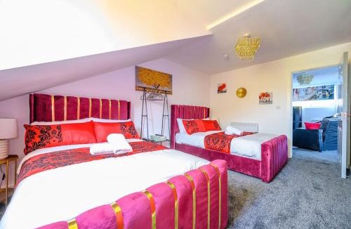 Batley Apartment | TH4 - Stylish Treehouse Flat in Batley for 6