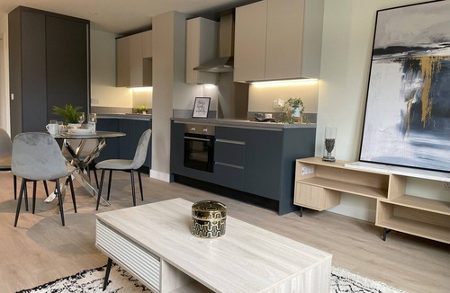 West Bromwich Apartment | Tha Kaizen