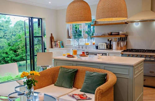 Wooburn Moor House | Thames View Cookham - Stunning 5 bedroom house with amazing river views.