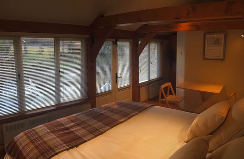 Edenbridge Bed & Breakfast | Thatched Cottage B&B