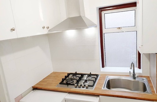 Ponders End Bed & Breakfast | The 55
