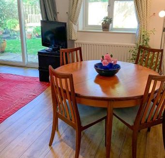 Frome Apartment | THE ASH TREE - Charming & comfortable apartment