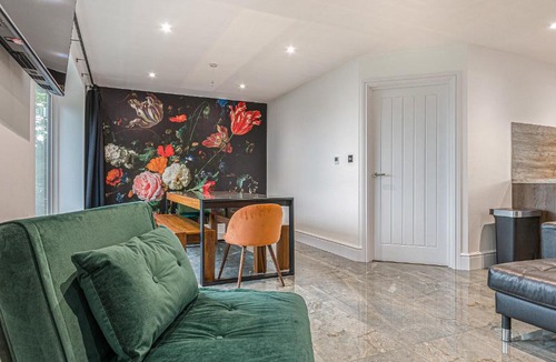 Callington House | The Aviary-Uk44382