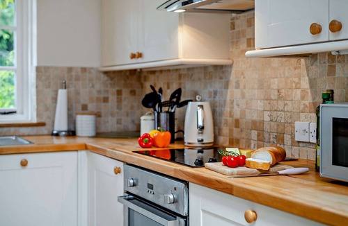 Beckford House | The Beckford Mews - Two Bedroom House, Sleeps 4