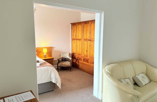 Berkeley Hotel | The Berkeley Arms Hotel