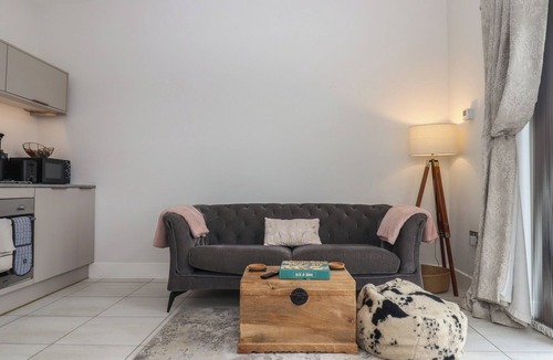 Tiverton Cottage | THE BICKLEIGH, romantic, with hot tub in Tiverton