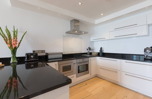 Carbis Bay Cottage | THE BREAKERS, pet friendly, character holiday cottage in Carbis Bay