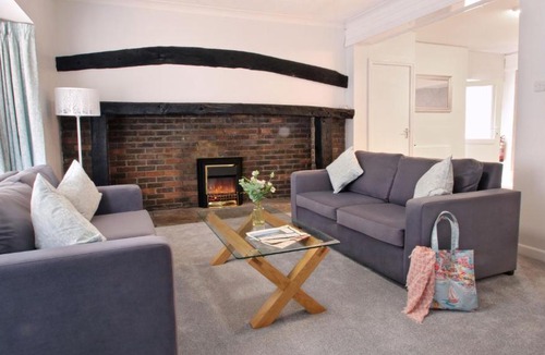 Ringwood House | The Burrow House with Hot Tub Park Facilities