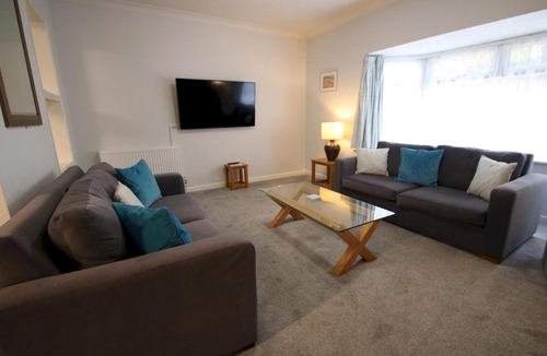 Ringwood House | The Burrow House with Hot Tub Park Facilities