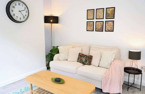 Wadsworth House | The Canalside Escape - Stylish 2BR Hebden Hideaway