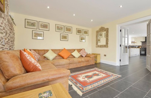 Newton Ferrers Cottage | THE CIDER BARN AT HOME FARM, pet friendly in Down Thomas