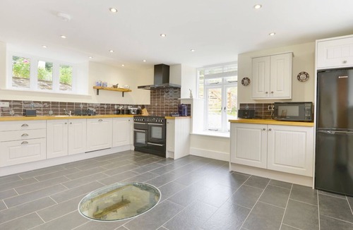 Newton Ferrers Cottage | THE CIDER BARN AT HOME FARM, pet friendly in Down Thomas