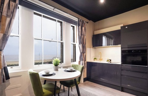Lowestoft Apartment | The Clyffe Hotel