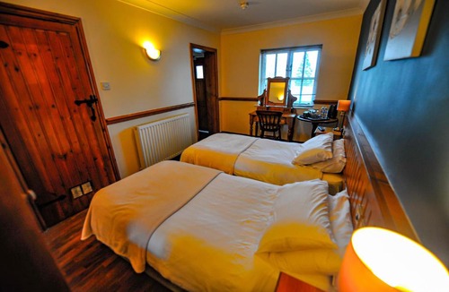 Northwich Hotel | The Coachman Pub, Hartford, ROOM ONLY