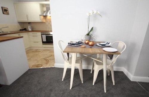 Leamington Spa Apartment | The Courtyard Apartment