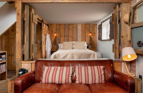 Nantwich House | The Cowshed