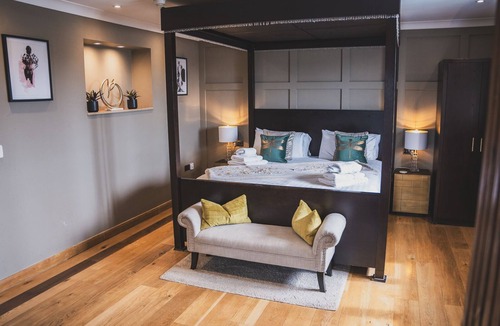East Horrington Hotel | The Crossways
