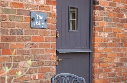 Clyst Saint George Apartment | The Dairy Apartment - Double Bed