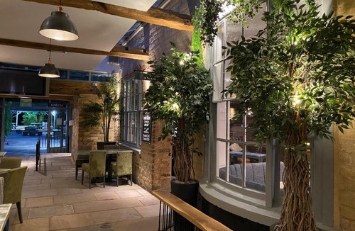 Market Deeping Hotel | The Deeping Stage
