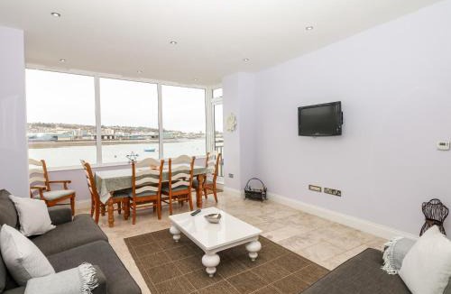 Shaldon House | The Dolphins