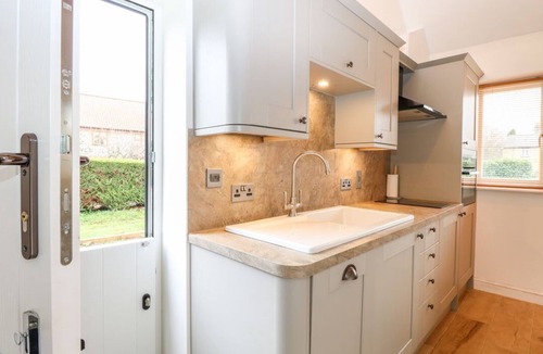 Stow Bedon Cottage | The Duck House, Watton