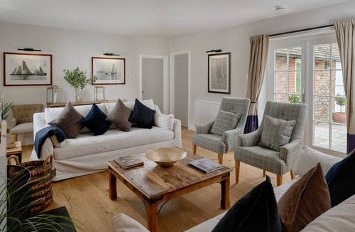Eartham House | The Farmhouse, Seabeach Farm