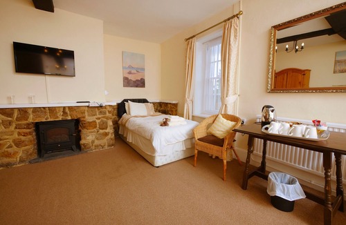 Ham Hotel | The Five Bells