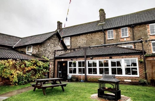 Wickwar Hotel | The Fox and Maple