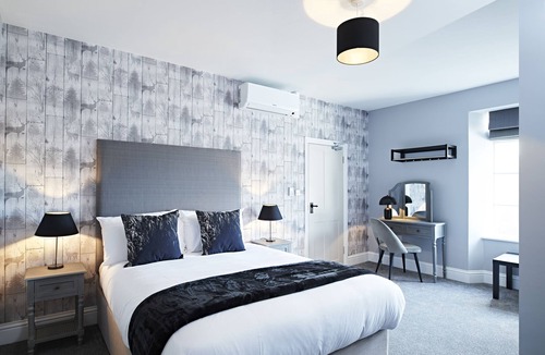 Holworth Hotel | The Frampton Arms