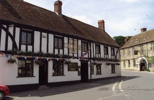 Mere Hotel | The George Inn