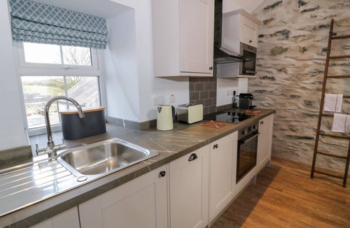 Caergeiliog Cottage | The Granary: A Luxurious Retreat in Valley