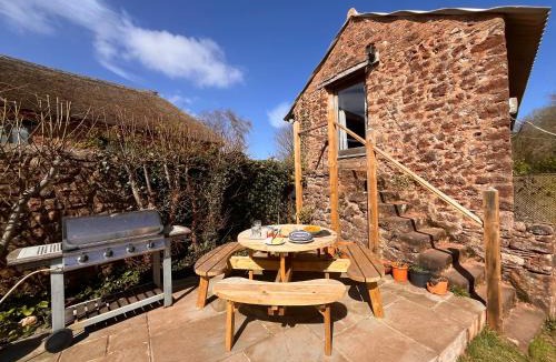 Long Barn House | The Hay Loft- new ensuite bathroom & kitchenette for 2026