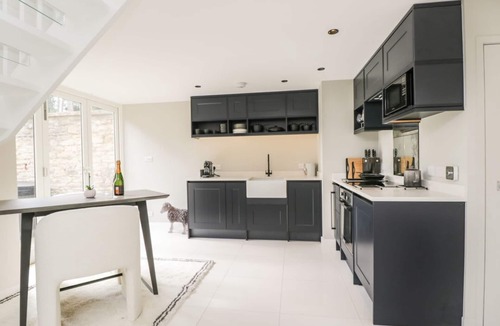 Westonbirt Cottage | The Hayloft, in Sherston. WiFi